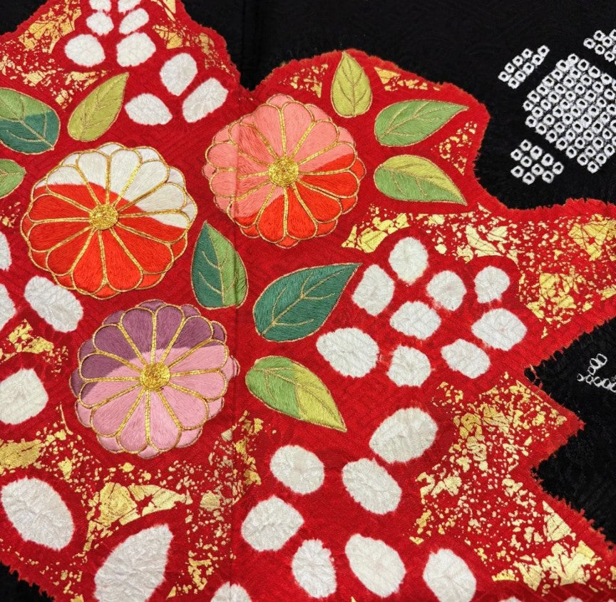 [Excellent Condition] Black Pure Silk Furisode & Fukuro Obi Set – Chrysanthemum & Seigaiha Wave, Shibori & Embroidery, Gold Obi with Flowing Water & Floral Pattern / Size L / Lined