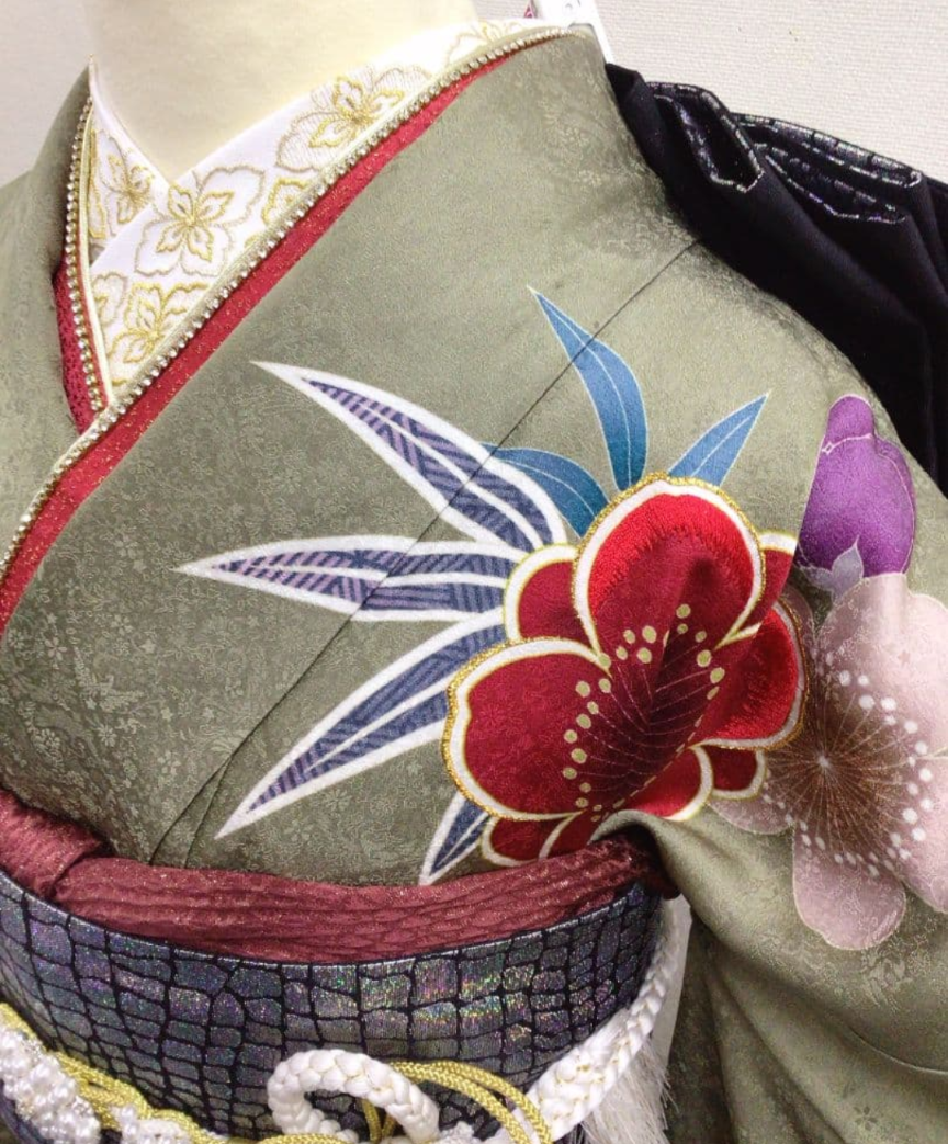 Lustrous Uguisu Green Furisode with Bold Red Floral Pattern & Sparkling Obi - Full Set