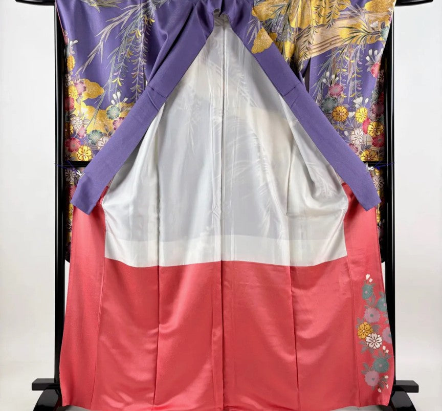 [Excellent Condition] Furisode Kimono Full Set – Body Length 169cm / Sleeve Length 67.5cm / Size L / Lined / Fukuro Obi Included – Bridge & Cherry Blossom Motif, Silver & Gold Embroidery, Grey-Purple, Pure Silk, Masterpiece