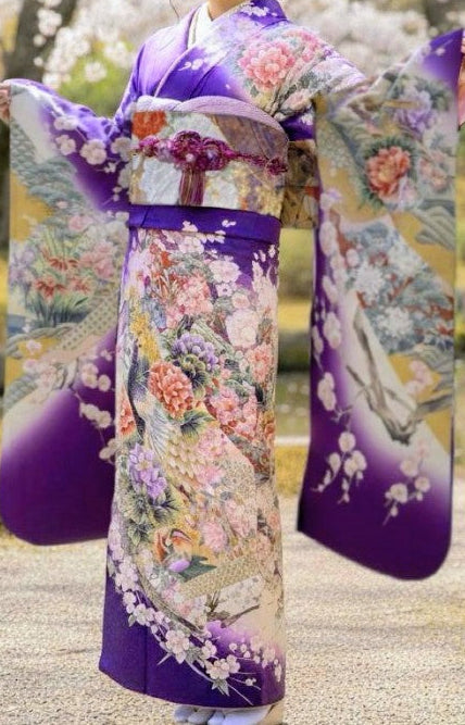Retro & Classic Elegant Furisode Set with Gold Accents - Purple　