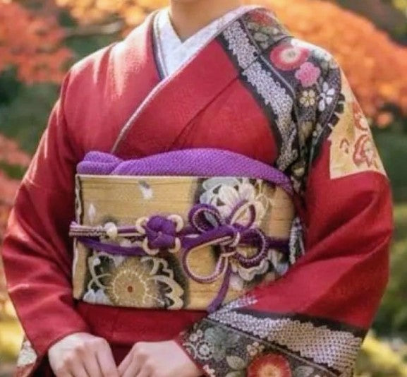 Classic Crimson Furisode - 7-Piece Full Set with Golden Obi　
