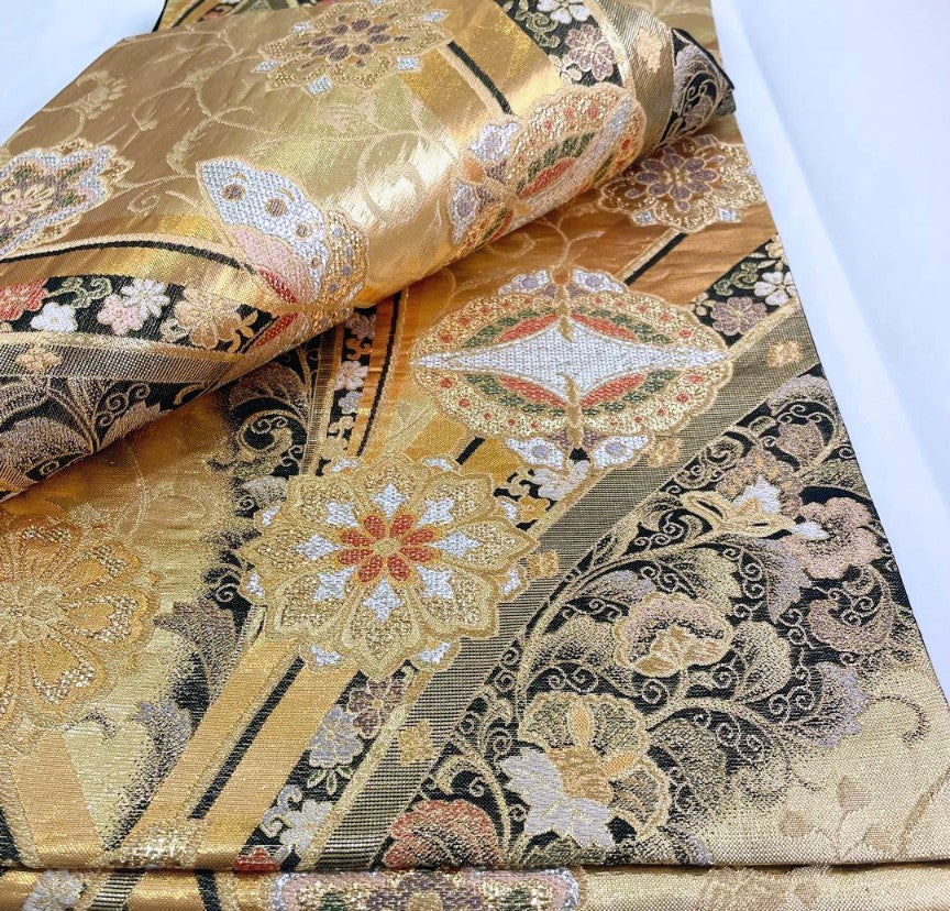 Pure Silk Furisode 6-Piece Set - Crimson Classical Pattern with Gold & Black Gradation, Nishijin Obi - Tall Size - Pre-Owned　「Free Shipping Included」This is a great value set.
