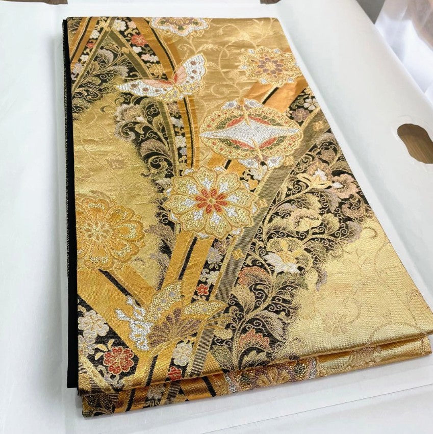 Pure Silk Furisode 6-Piece Set - Crimson Classical Pattern with Gold & Black Gradation, Nishijin Obi - Tall Size - Pre-Owned　「Free Shipping Included」This is a great value set.