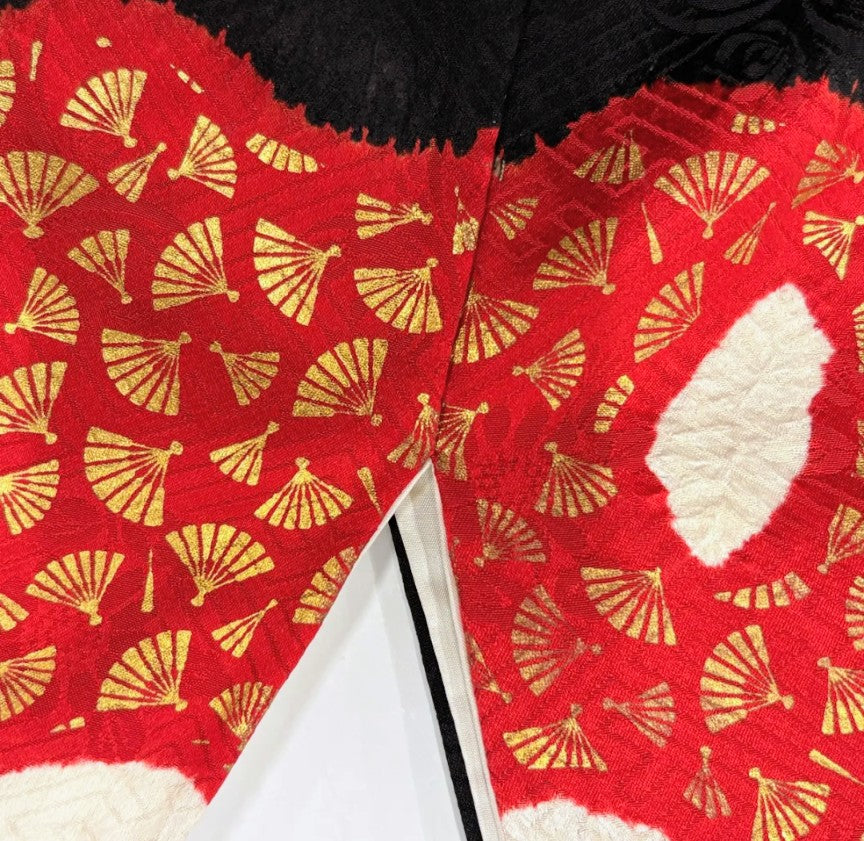 [Excellent Condition] Black Pure Silk Furisode & Fukuro Obi Set – Chrysanthemum & Seigaiha Wave, Shibori & Embroidery, Gold Obi with Flowing Water & Floral Pattern / Size L / Lined