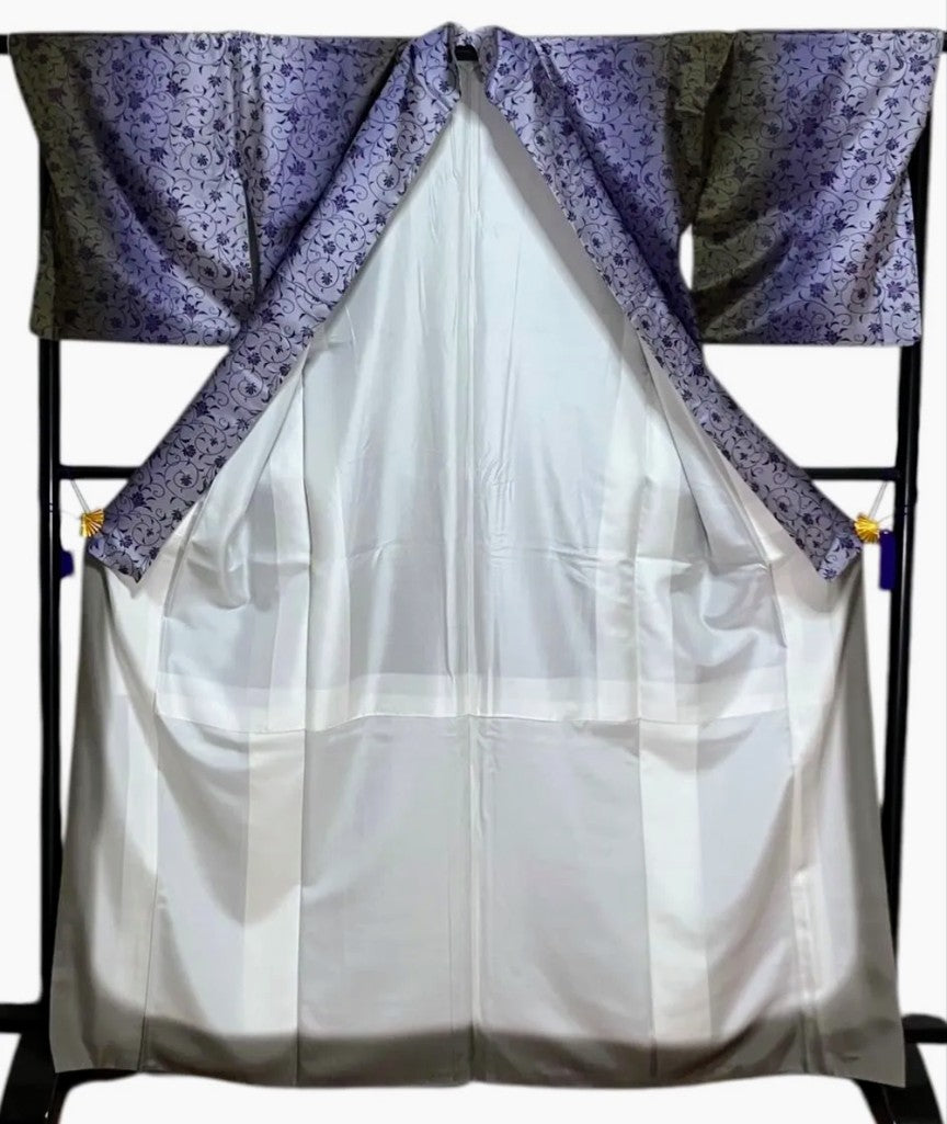 　Kosohin Kan'o Dyed Oshima Tsumugi Silk Fabric, Authentic Striped Oshima Tsumugi, Komon Pattern, Floral Arabesque, with Certificate of Authenticity, Brand New, Nishi
