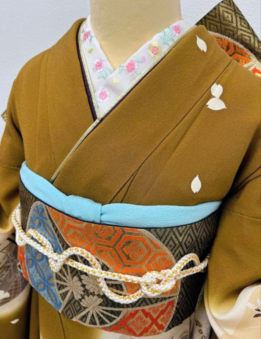 Vintage Furisode Kimono Full Set - Gold Embroidery & Kawashima Obi - Pre-Owned　「Free Shipping Included」